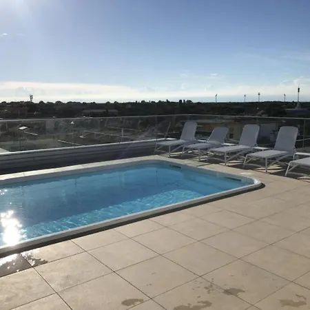 Contemporary Seafront Complex With Pool Μπιμπιόνε